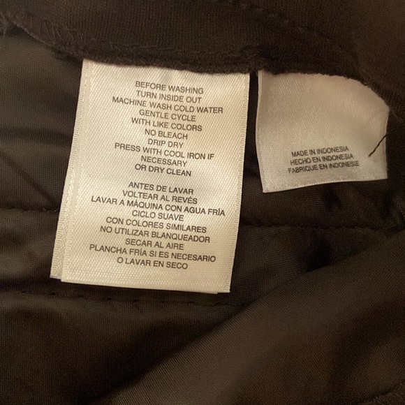 Anne Klein Skinny Pull-On Pants. Dark Brown. Size 4. Front & Back Pockets. - Picture 7 of 12